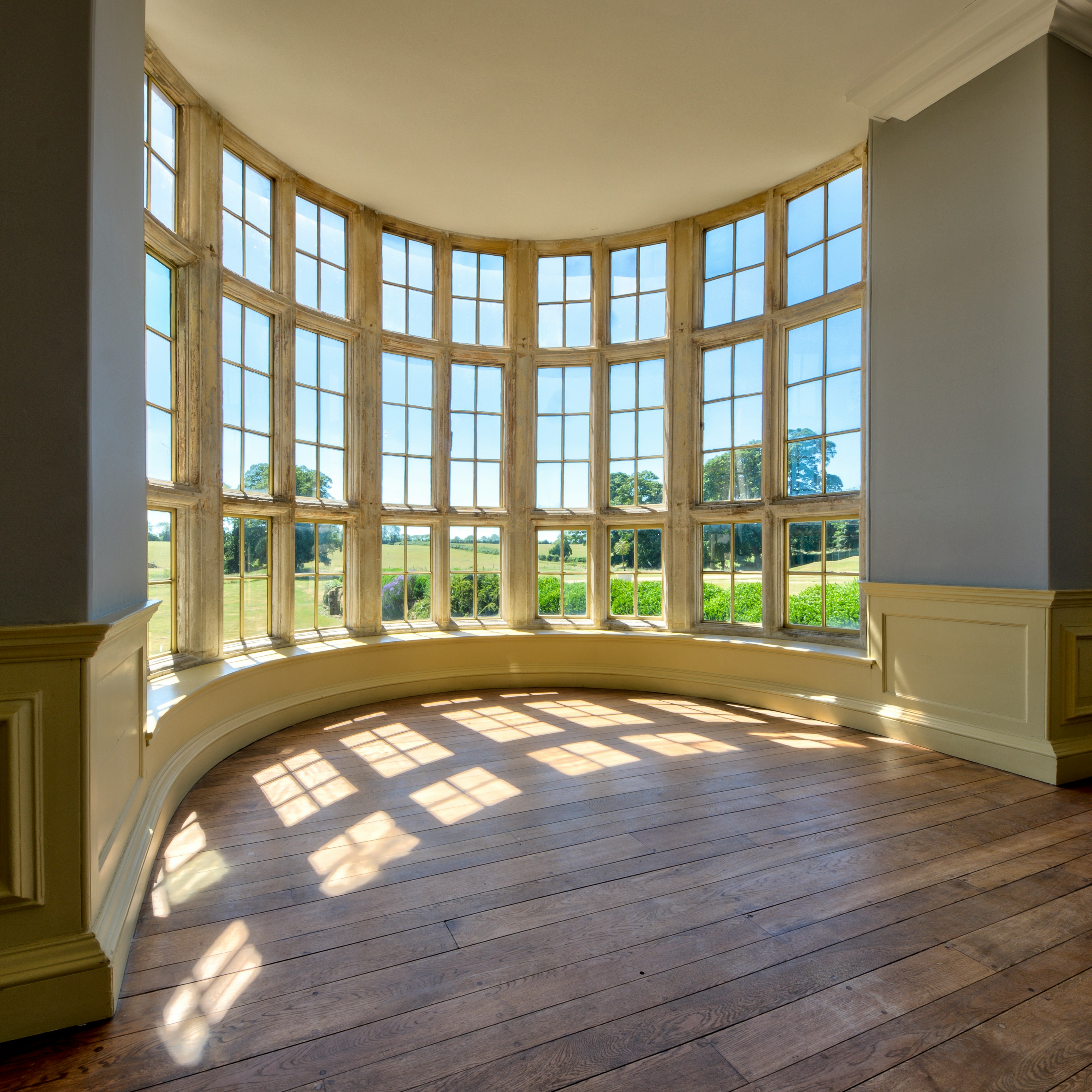 Bay and bow windows